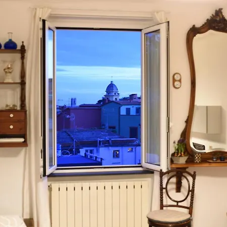 Apartment 1919